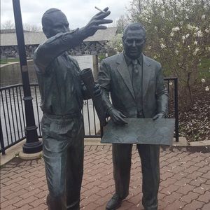 Meet your Posher, Aki